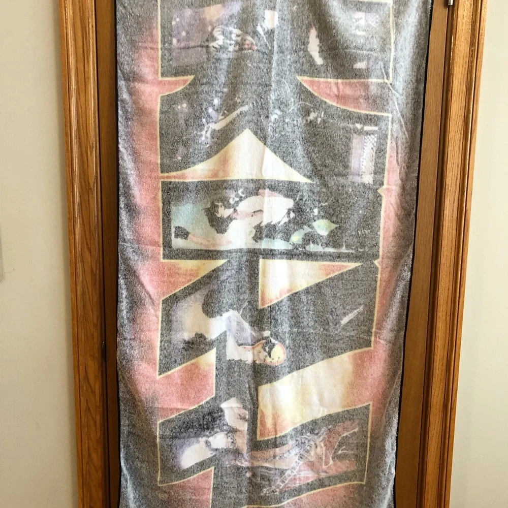 KISS 2009 Kiss Catalog Live Logo Beach  Pool Towel NWOT